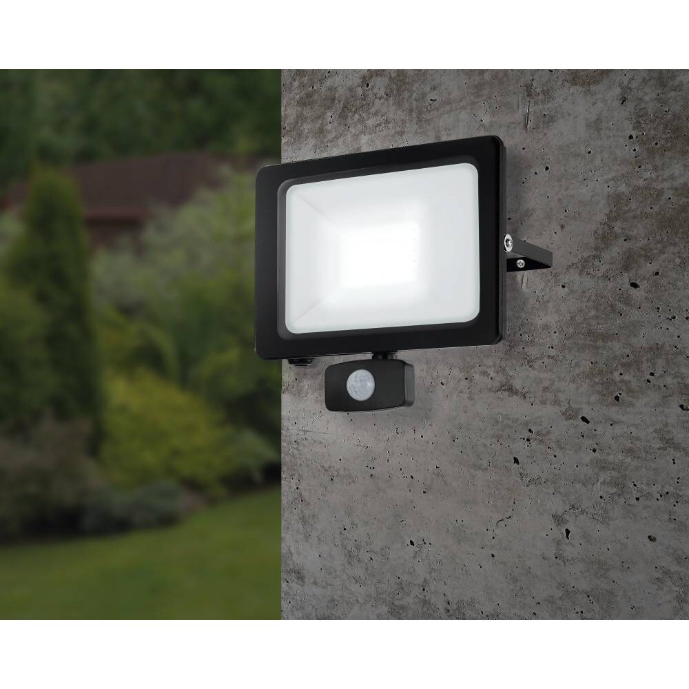 Applique murale d'extérieur Eglo FAEDO LED Noir, 1 lumière, Détecteur de mouvement main product photo