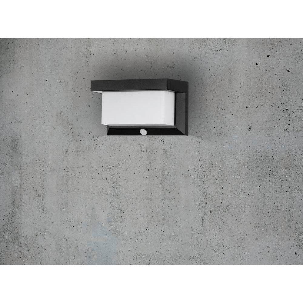 Applique murale d'extérieur Eglo Z_SOLAR LED Noir, 32 lumières, Détecteur de mouvement main product photo